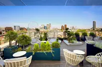 02 Hlwwaterlooskybar2