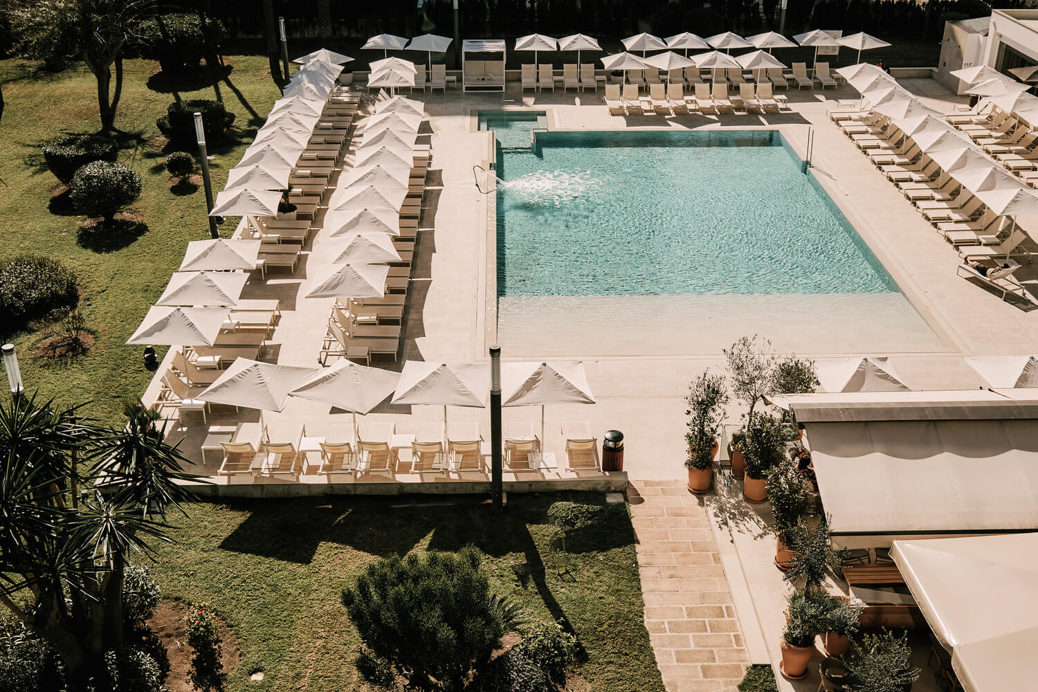 Piscina Helios Mallorca Terraza Jardin Hamacas 1