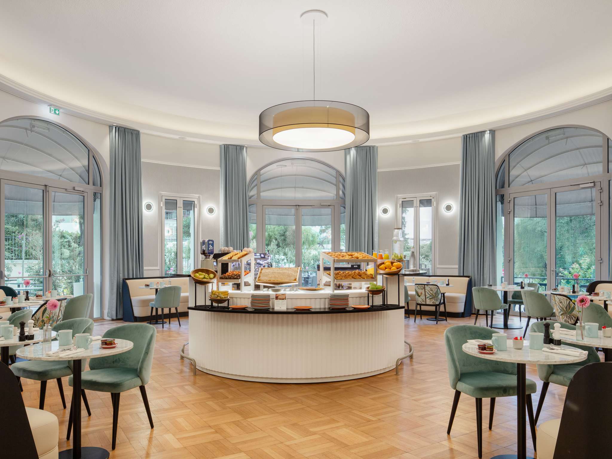 B9q4 Ho 05 P 2048X1536