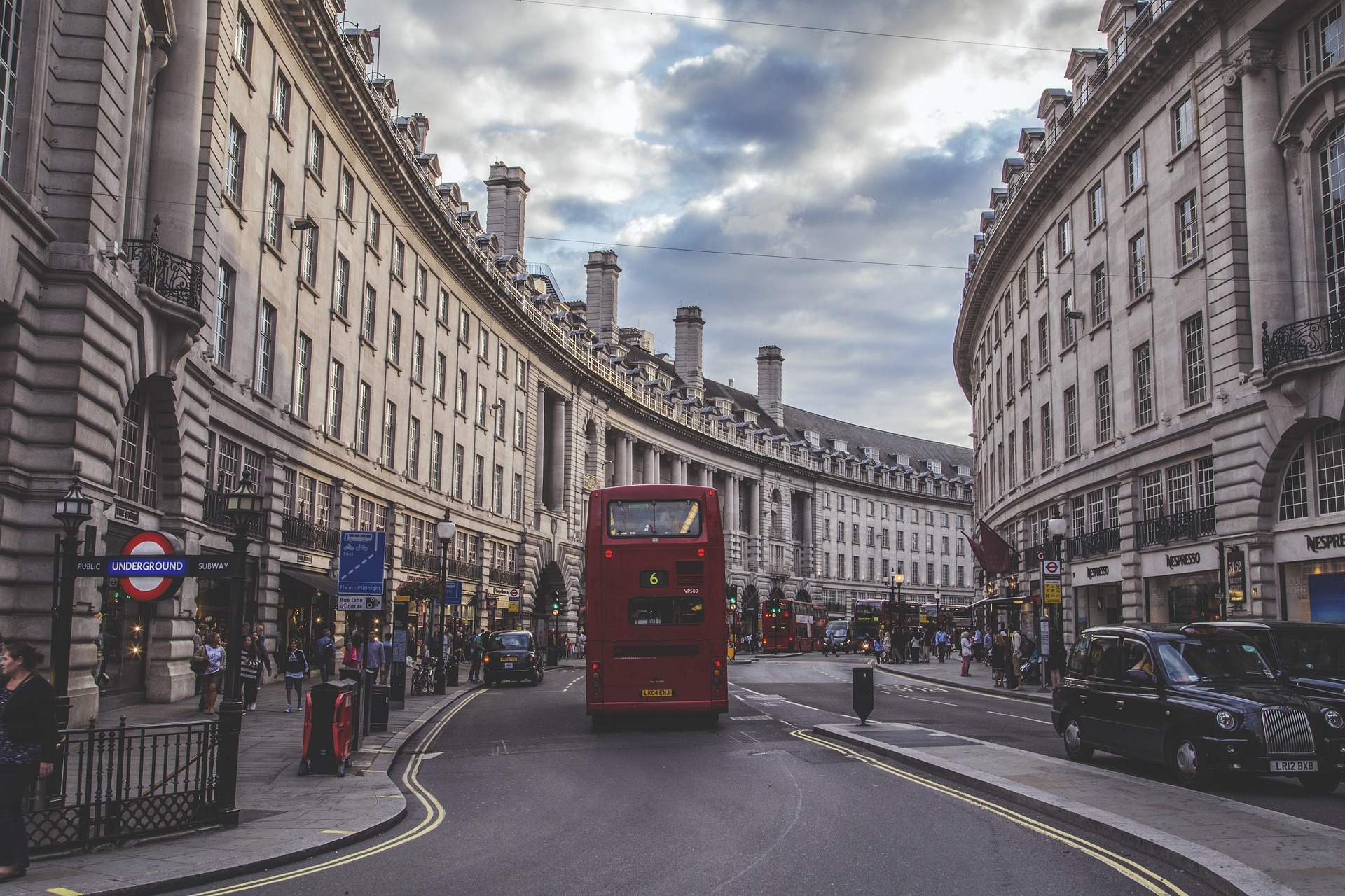 London 526246 1920 (1)