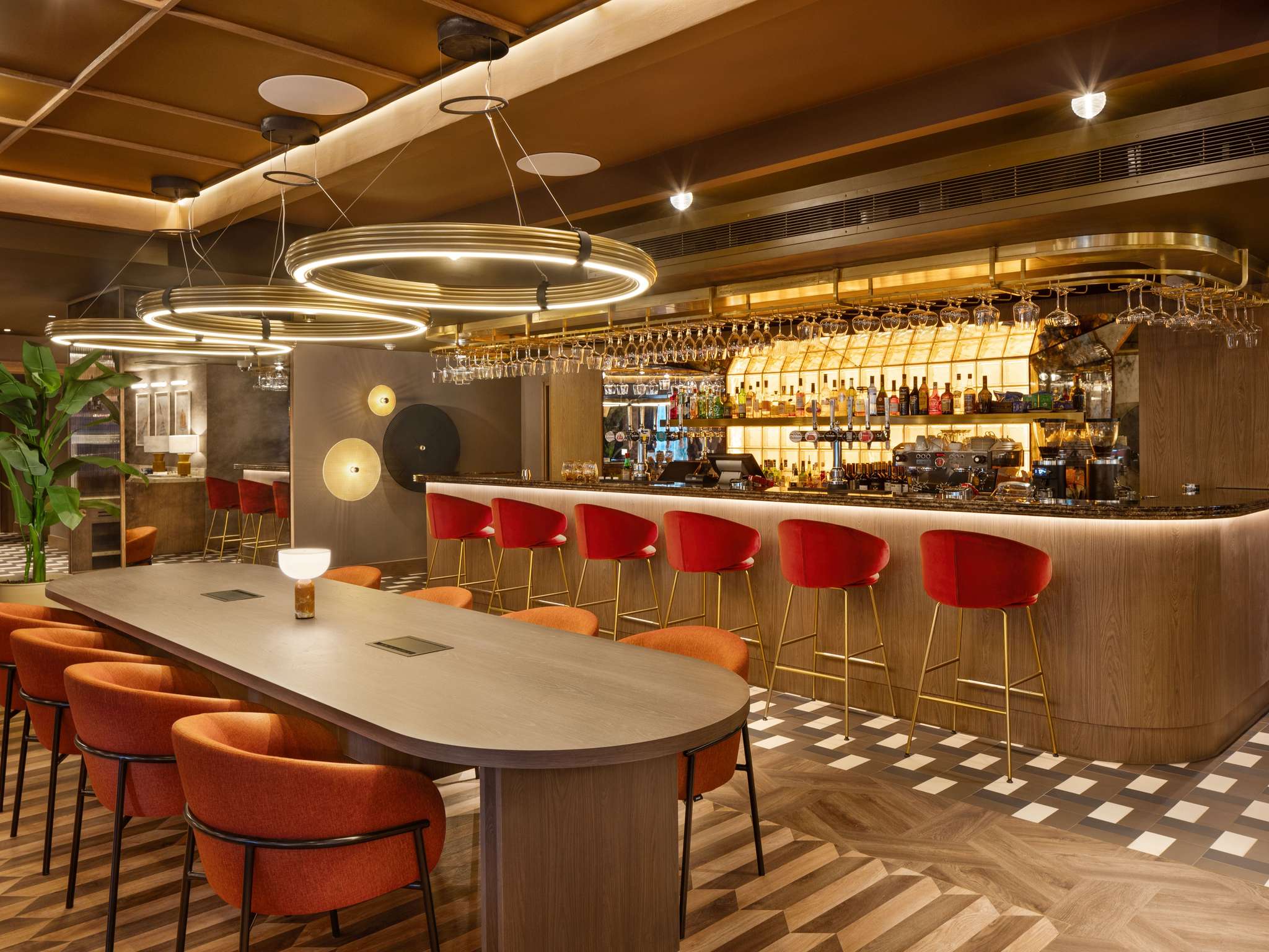 C0v5 Ho 06 P 2048X1536