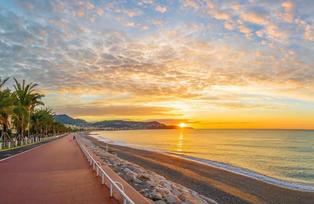 A Nice Depuis La Promenade Des Anglais