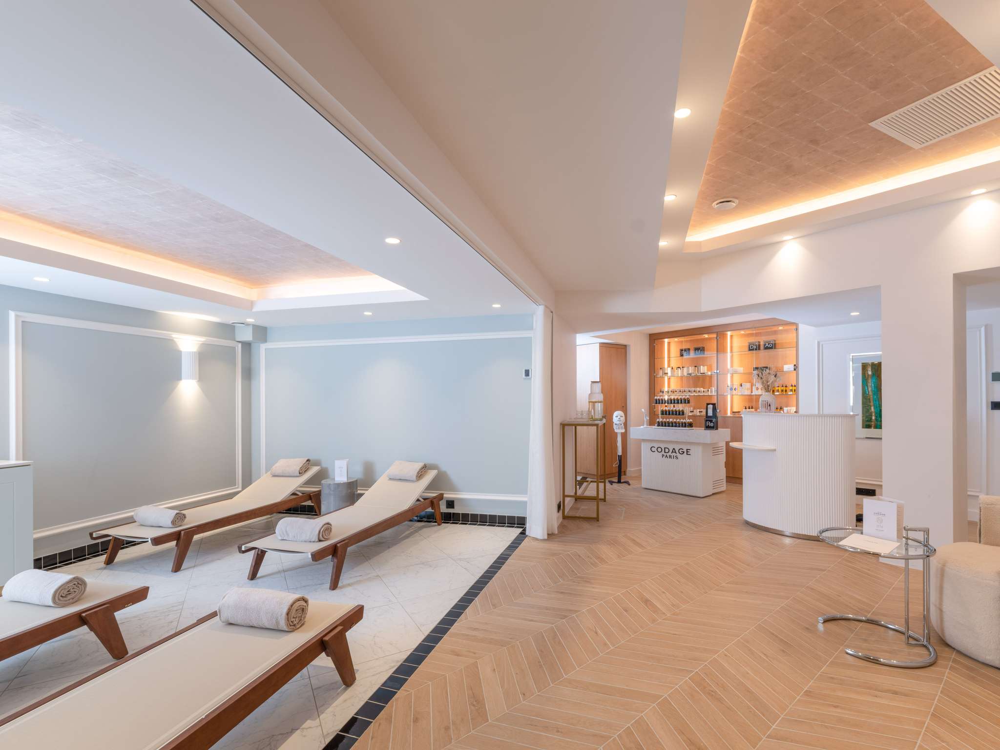 B9q4 Sp 00 P 2048X1536