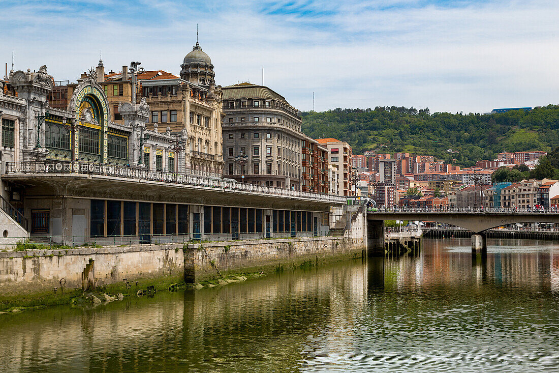 71135834 Bilbao Abando Railway Station And The River Nervion Bilbao Biscay Vizcaya Basque Country Euskadi Spain Europe