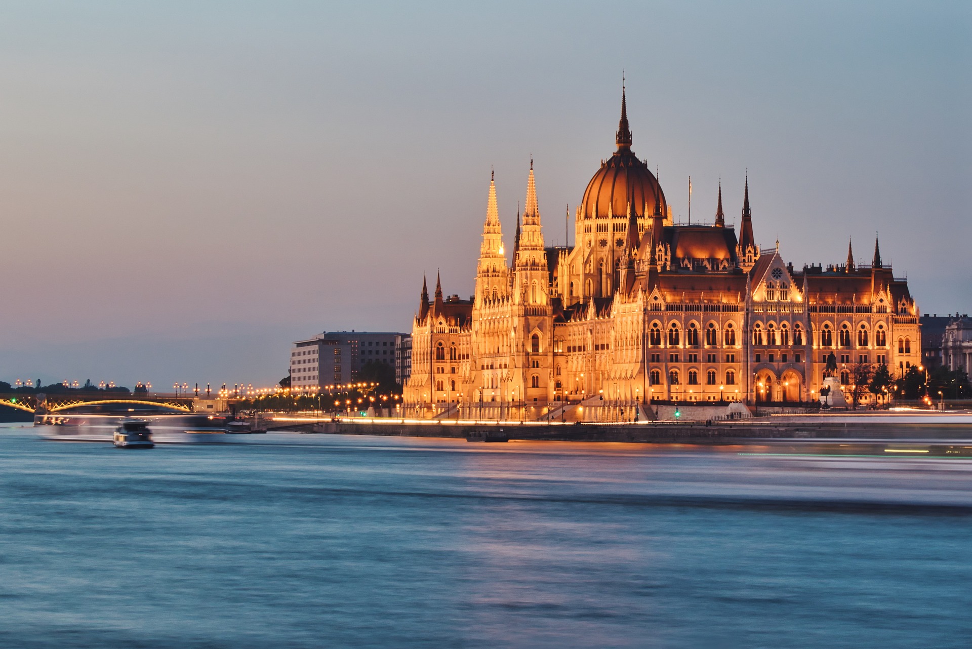Hungarian Parliament Building 7202373 1920